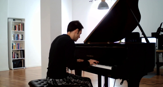 Music composer - Victor Alamo