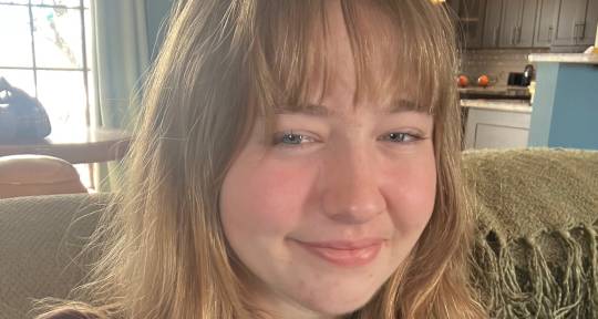 singer-songwriter, guitarist - Lydia Marie Simpson