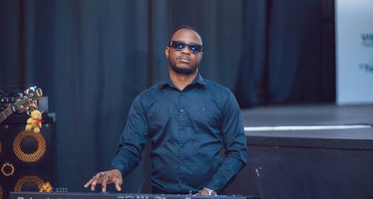 Session Keyboardist/Pianist - Sylvester Keys