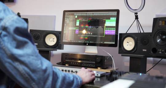 Producer | Mixing&Songwriting - Alex Vladimir Producer & Mixer