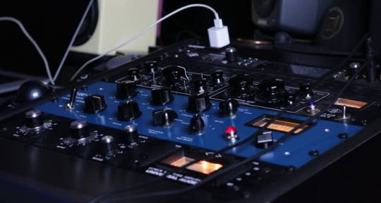 Mix - Master - MAX THE ENGINEAR