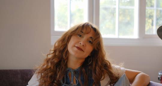 Neo-soul artist + producer - Alyx Bell