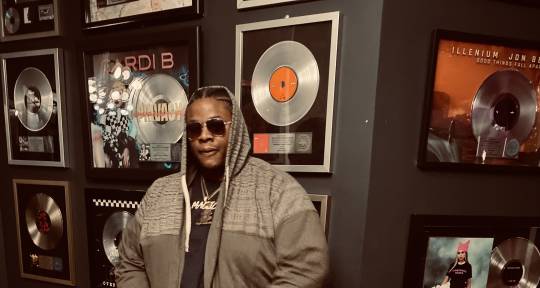 Pop Producer|Songwriter|Mixer - MagicOnTheBeat