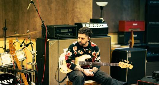 Session Bass Player / Mixer - Viktor Paczári