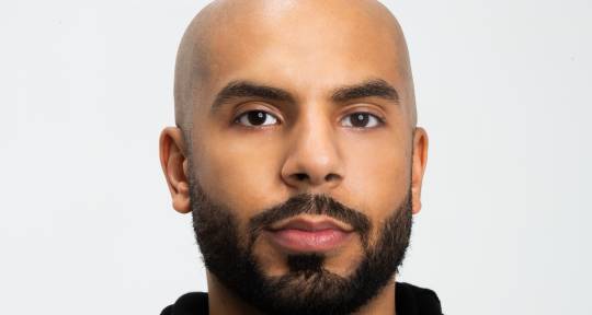 Latin music arranger & piano - Luisito Gomez