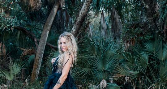 Singer and Songwriter for hire - Michelle Vinson Cordoba