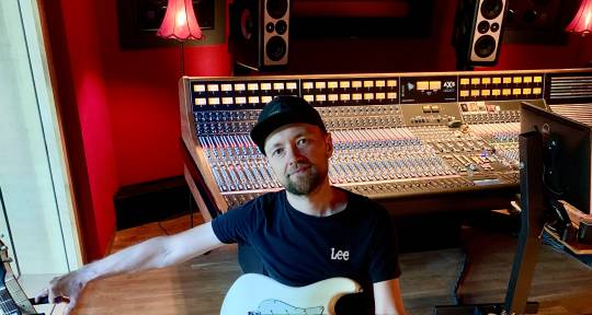 Remote Session Guitarist - Maciej Sieczak