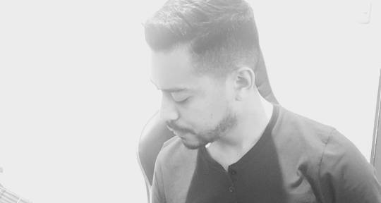 Guitarist - Oscar Samuels