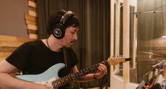 Jazz, rock, funk guitarist - Jose "Chino" Pachas