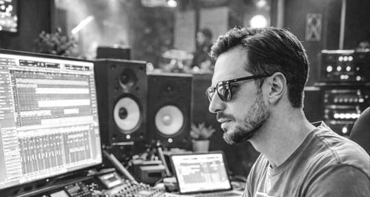 Songwriter | Producer - Alex Reese