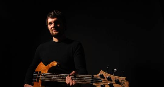 Groovy Session Bassist - Rodolfo Valdifiori