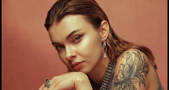 Topliner/Lyricist | Dark Indie - Ruxa Chitescu