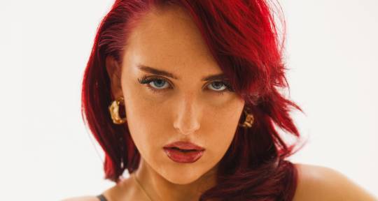 Singer - Songwriter - Naomi Therese