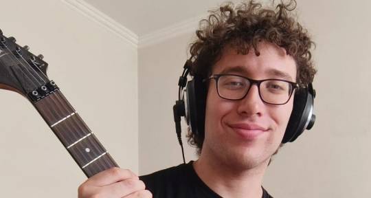 Professional Music Production - Gustavo Beytia González