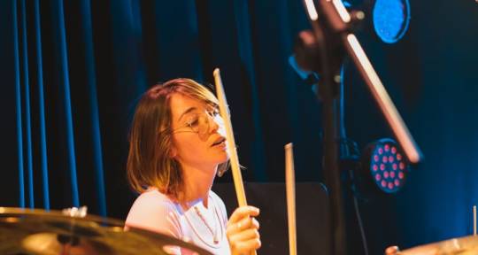 Pro drummer and mixer - Yahli Ambus