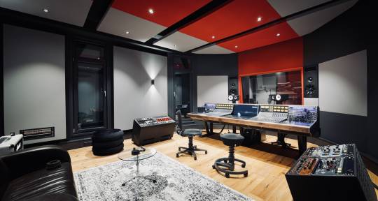 Studio Owner | Producer - Florian Opahle