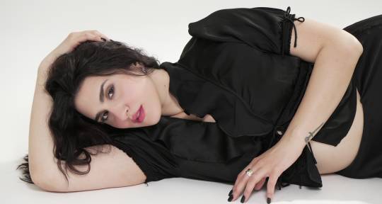 Singer/Songwriter - Aura