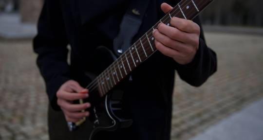 Songwriter, Session Guitarist - Wandrin' Ghost