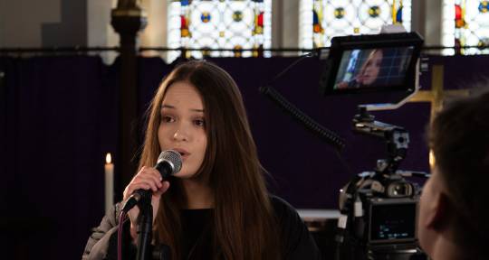 singer songwriter - Anya Cantor