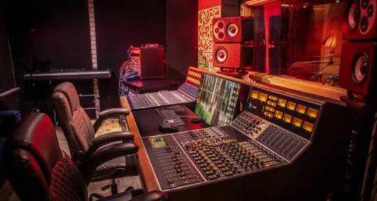 Recording Studio - Midtopia Studio