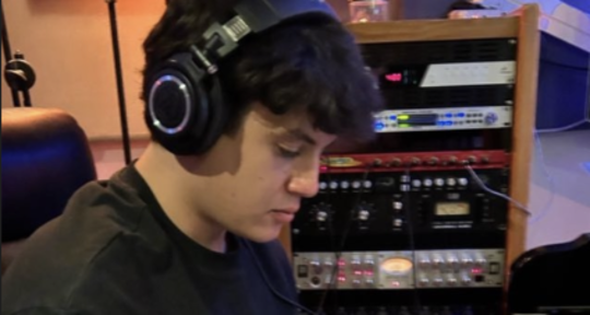 Mixing Engineer - Charlymog