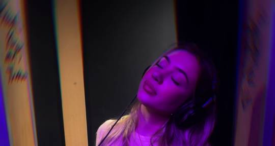 Songwriter | Topliner - Tillie P-C