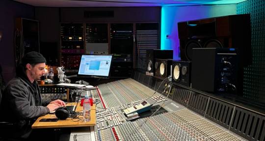 Pop and Afro Music Producer - Dolf Willemse