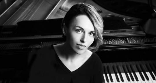 Composer & Pianist - Roxane Smirnoff