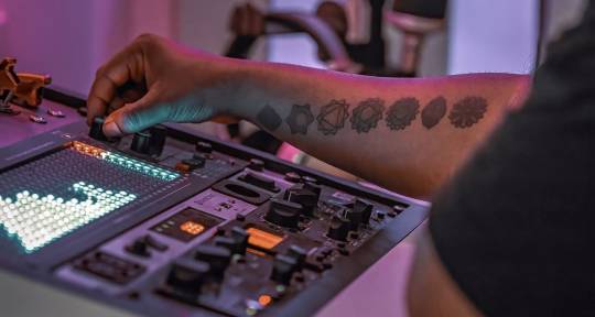 Music Producer/Mixing Master - Shafique Roman