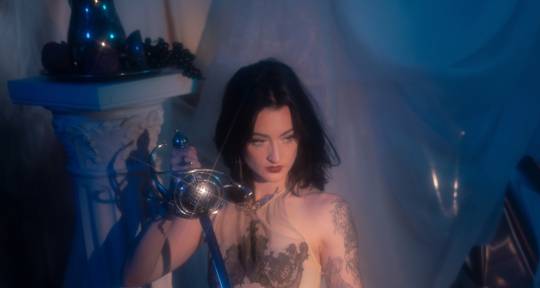 Singer, Songwriter, Producer - Llynks