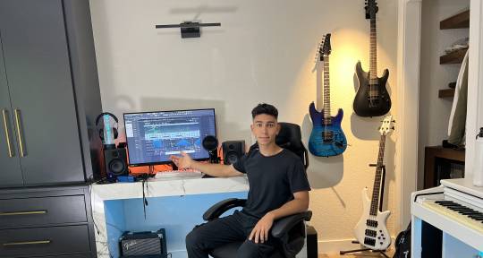 Ghost Producer/Producer - Dom