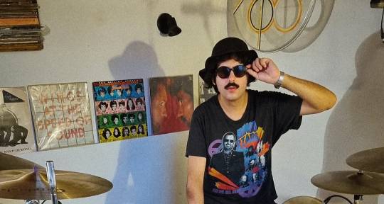 Vintage Pro Session Drummer - Bruno Dante