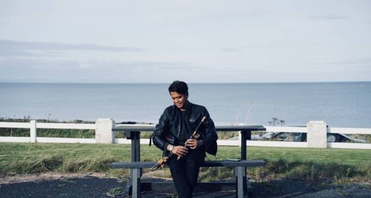 Uilleann Pipes, Whistles - Faliq Auri