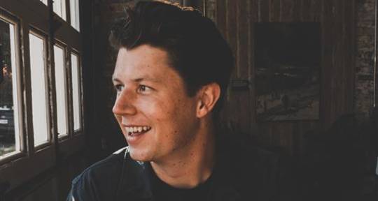 VA vocalist & lyricist - Sam Valentine