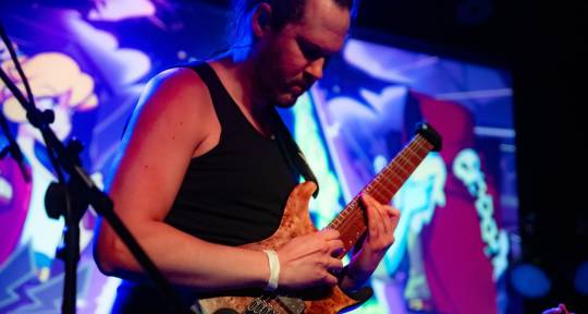 Versatile Session Guitarist - Josh Pendlebury