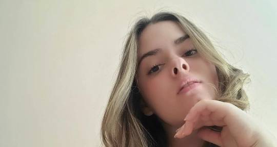 Vocalist, Songwriter, Producer - Danielle