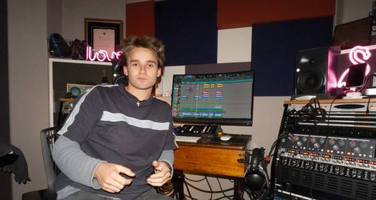Music Producer - Benaton Moore