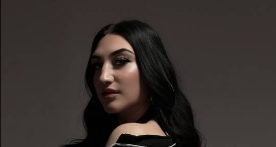 EDM topliner, producer, writer - VXTORIA