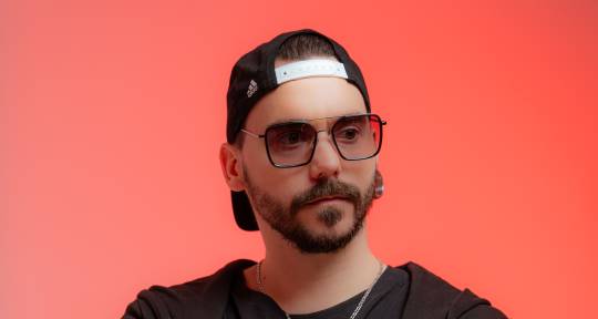 Bass player, mixing-engineer - Aron Sarosi