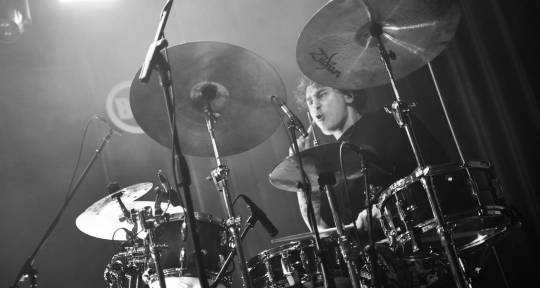 Touring & session drummer (carolesdaughter, BLK ODYSSY x Wiz Khalifa). USC-trained. I play to serve the song. - Porter Bliquez