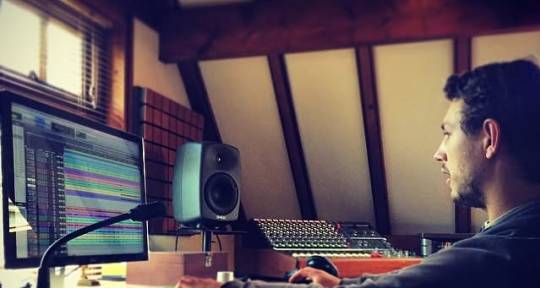 Pro Audio Engineer - Chris Blakey