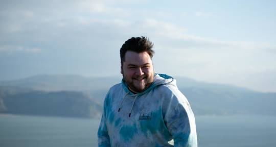 Pop Producer/Songwriter/Vocals - Jacob Ross Simpson