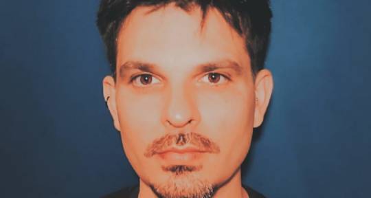 Dreamy Songwriter/Lyricist - Simone Allori
