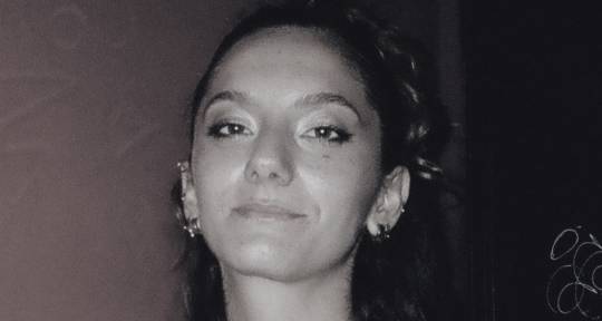Singer, Songwriter - moravichot