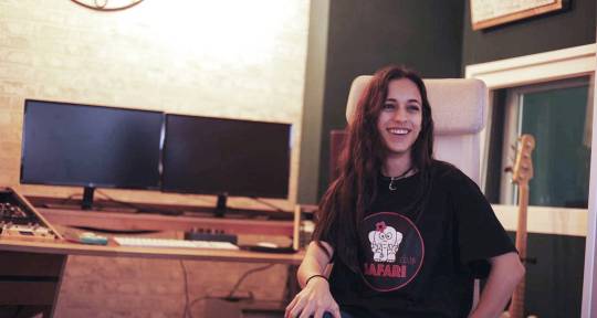 Mix and master engineer - Luna Iglesias