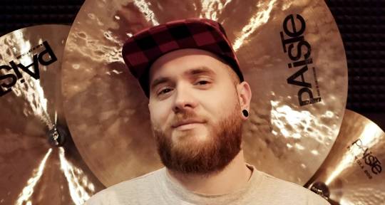 Session Drummer & Percussion - Luca Giacobbe