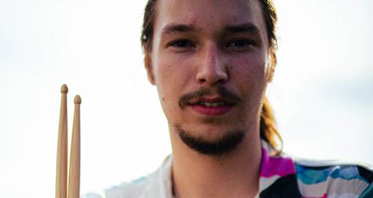 Drum Tracks & Mixing Engineer - Maximilian Dorgerloh