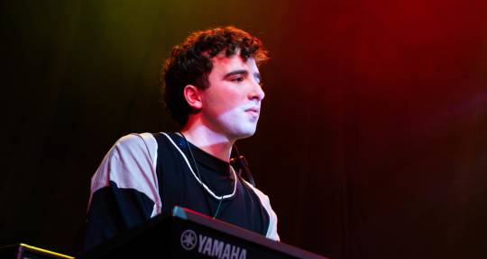 Session Keyboardist - Lucas