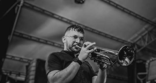 Pro Latin Trumpet & Arranger - César Hernán