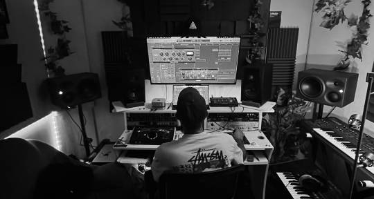 Producer/ Mix engineer - James Davis
